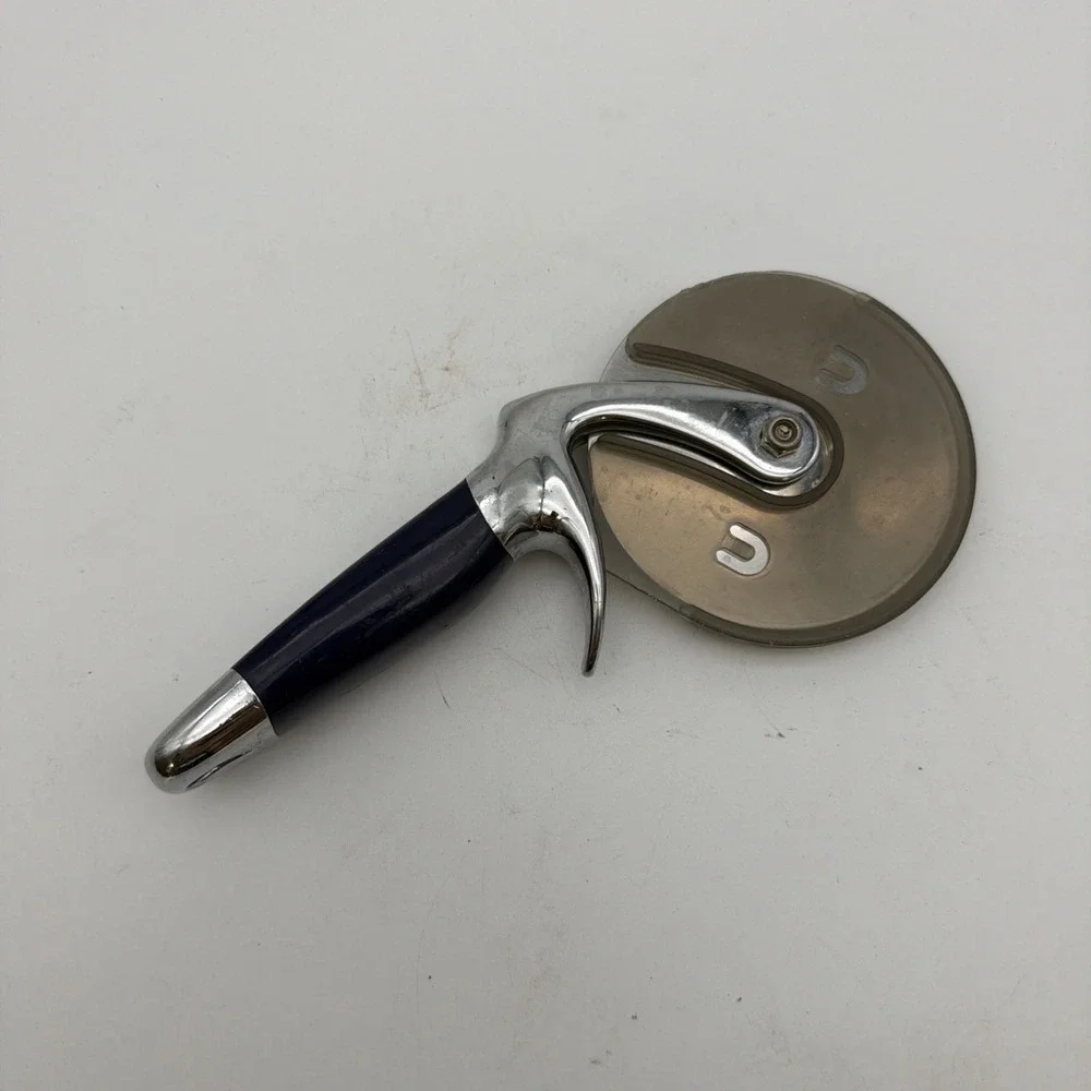 Rare BLUE KitchenAid  Professional Empire Pizza Cutter Wheel Finger Guard 2002